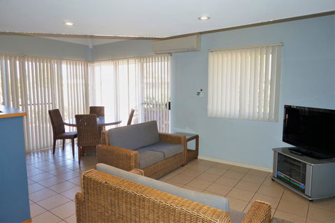 Osprey Holiday Village Unit 122 2 Bedroom - Accommodation Brisbane 3