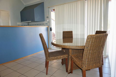 Osprey Holiday Village Unit 122 2 Bedroom - Accommodation Brisbane 4