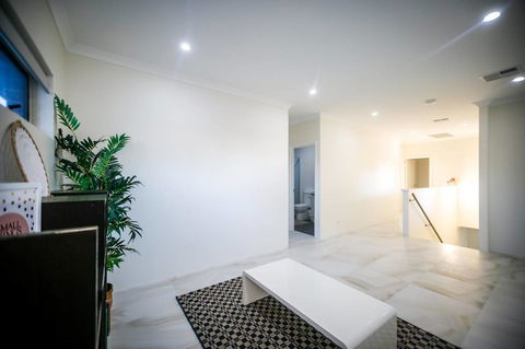 VIP Stays - Villa De Burswood Luxury 3BR Suite W/ King Bed FREE WIFI - Accommodation Brisbane 22