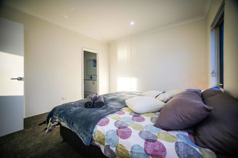 VIP Stays - Villa De Burswood Luxury 3BR Suite W/ King Bed FREE WIFI - Accommodation Brisbane 15