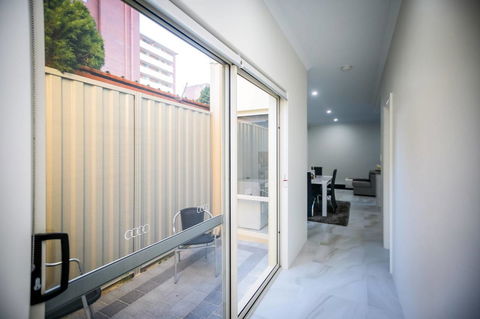 VIP Stays - Villa De Burswood Luxury 3BR Suite W/ King Bed FREE WIFI - Accommodation Brisbane 12