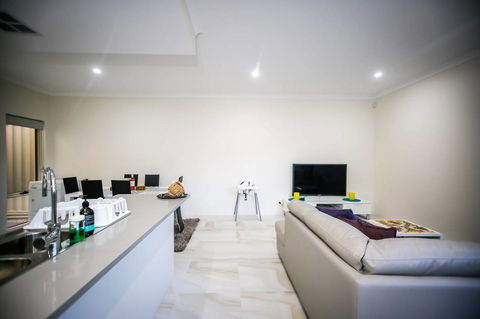 VIP Stays - Villa De Burswood Luxury 3BR Suite W/ King Bed FREE WIFI - Accommodation Brisbane 8