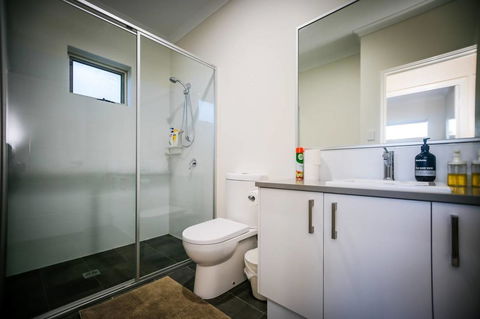 VIP Stays - Villa De Burswood Luxury 3BR Suite W/ King Bed FREE WIFI - Accommodation Brisbane 5