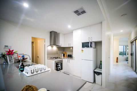 VIP Stays - Villa De Burswood Luxury 3BR Suite W/ King Bed FREE WIFI - Accommodation Brisbane 18