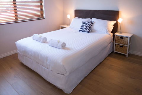 Cottesloe Beach On Napier - Accommodation Brisbane 11