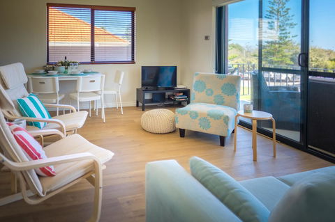 Cottesloe Beach On Napier - Accommodation Brisbane 0