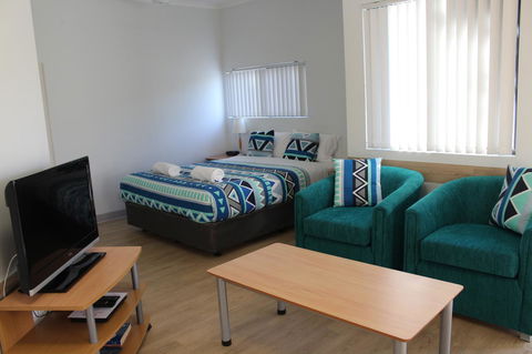 Mandurah Ocean Marina Chalets - Accommodation Brisbane 9