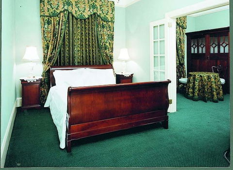 Clifton Motel & Grittleton Lodge - Accommodation Brisbane 2