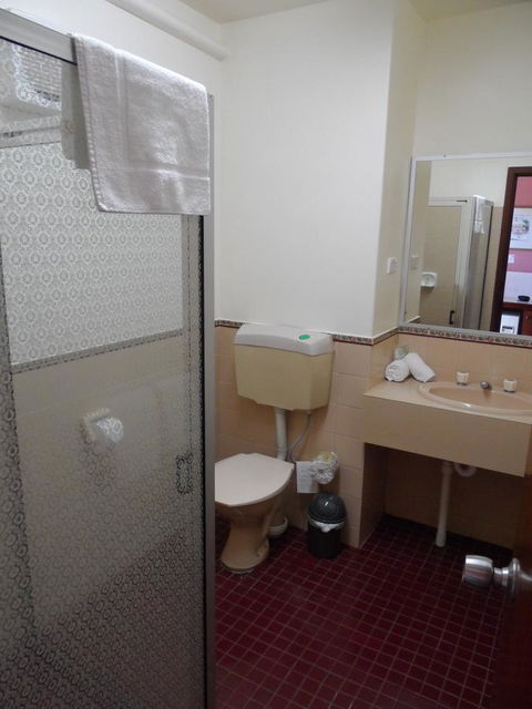 Clifton Motel & Grittleton Lodge - Accommodation Brisbane 19