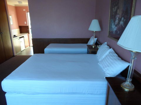Clifton Motel & Grittleton Lodge - Accommodation Brisbane 18