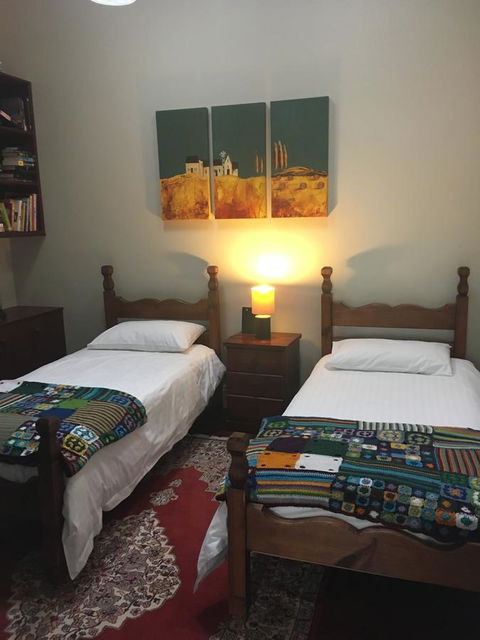 Rowley House - Accommodation Brisbane 11