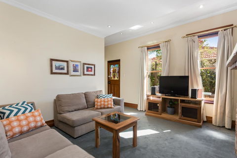 100 On South Callan Apartments - Accommodation Brisbane 2