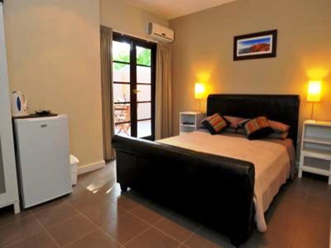 Waikiki Beach Bed And Breakfast - Accommodation Brisbane 9