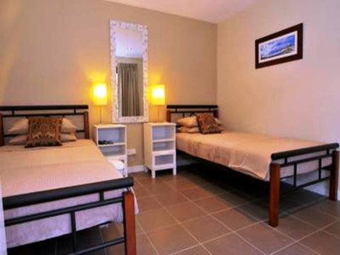 Waikiki Beach Bed And Breakfast - Accommodation Brisbane 10