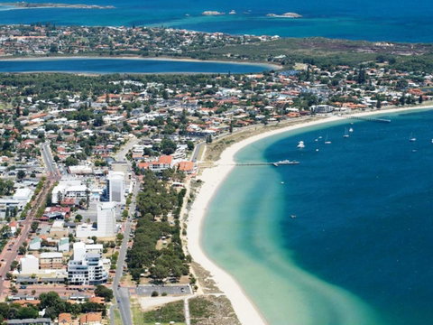 Waikiki Beach Bed And Breakfast - Accommodation Brisbane 17