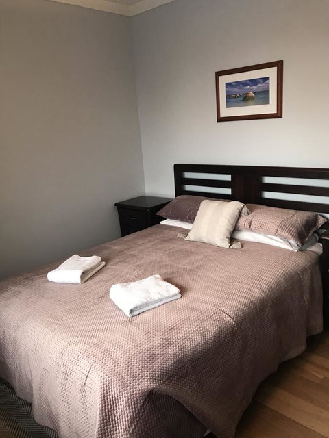 Waikiki Beach Bed And Breakfast - Accommodation Brisbane 3