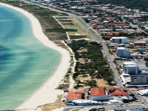Waikiki Beach Bed And Breakfast - Accommodation Brisbane 16