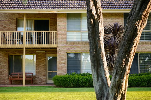 Mandalay Holiday Resort And Tourist Park - Accommodation Brisbane 6