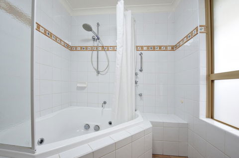 Mandalay Holiday Resort And Tourist Park - Accommodation Brisbane 11