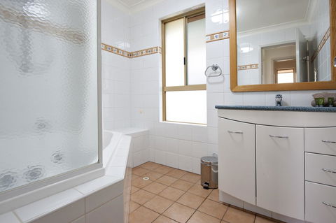 Mandalay Holiday Resort And Tourist Park - Accommodation Brisbane 12
