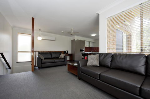 Mandalay Holiday Resort And Tourist Park - Accommodation Brisbane 7