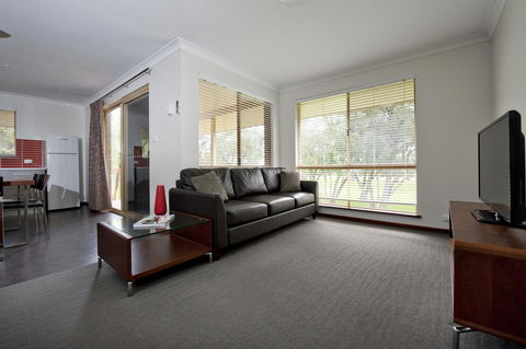 Mandalay Holiday Resort And Tourist Park - Accommodation Brisbane 8