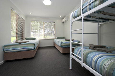 Mandalay Holiday Resort And Tourist Park - Accommodation Brisbane 1