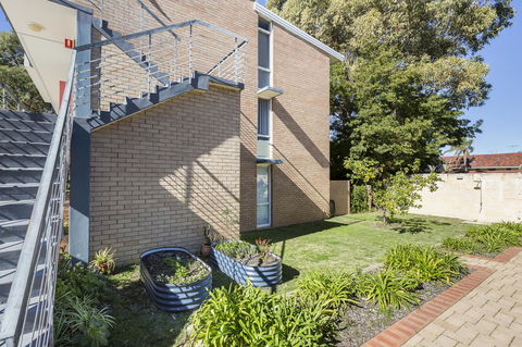 Cottesloe Tree Top Studio - Executive Escapes - Accommodation Brisbane 9