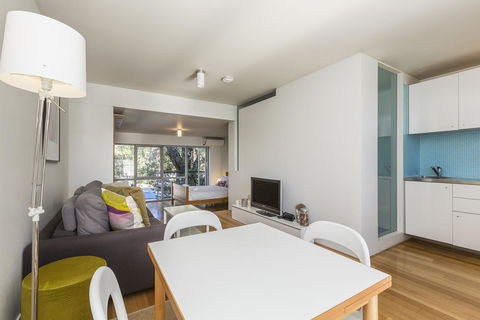 Cottesloe Tree Top Studio - Executive Escapes - Accommodation Brisbane 1