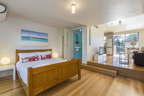 Cottesloe Tree Top Studio - Executive Escapes - Accommodation Brisbane 0
