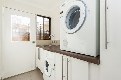 Forrest St - Accommodation Brisbane 16