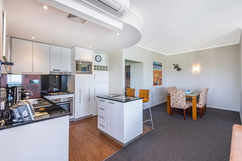 A 406 FANTASTIC OCEAN BEACH And MARINA VIEW APT - MANDURAH - Accommodation Brisbane 21