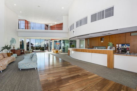 A 406 FANTASTIC OCEAN BEACH And MARINA VIEW APT - MANDURAH - Accommodation Brisbane 6
