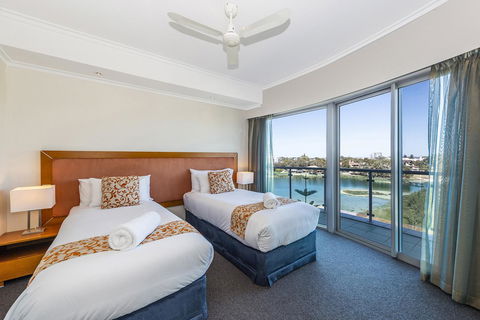 A 406 FANTASTIC OCEAN BEACH And MARINA VIEW APT - MANDURAH - Accommodation Brisbane 17