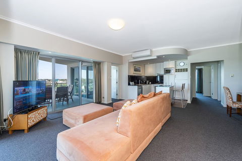 A 406 FANTASTIC OCEAN BEACH And MARINA VIEW APT - MANDURAH - Accommodation Brisbane 22