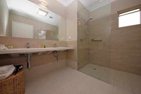 The Marina Hotel - Mindarie - Accommodation Brisbane 15