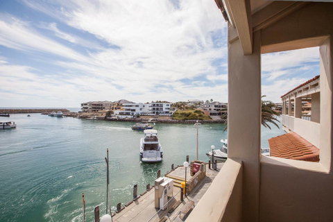 The Marina Hotel - Mindarie - Accommodation Brisbane 2