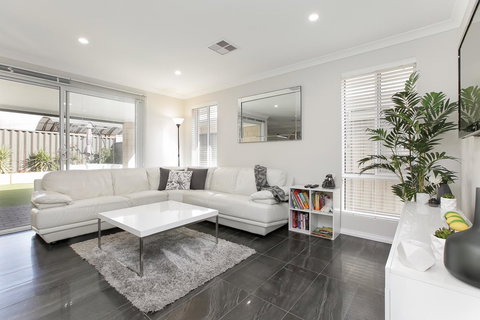 Perth Comfy Stays - Accommodation Brisbane 2