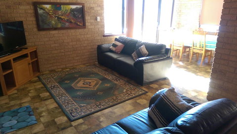 Kestrel Chalets - Accommodation Brisbane 6