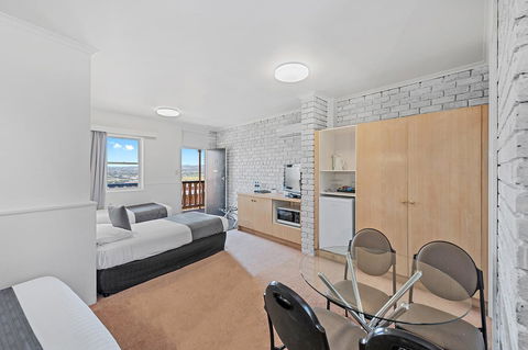 Coach House Launceston - Accommodation Brisbane 9