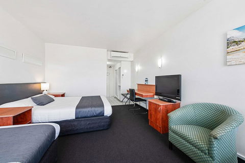 Coach House Launceston - Accommodation Brisbane 6