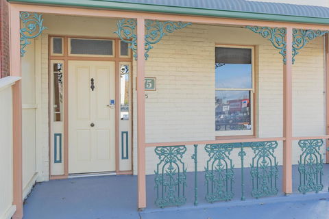 4 Bedroom House - Hobart CBD - Free Parking - Free WIFI - Accommodation Brisbane 25