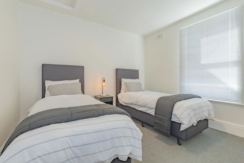 4 Bedroom House - Hobart CBD - Free Parking - Free WIFI - Accommodation Brisbane 23