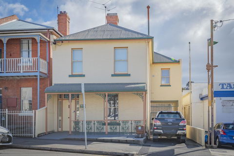 4 Bedroom House - Hobart CBD - Free Parking - Free WIFI - Accommodation Brisbane 5