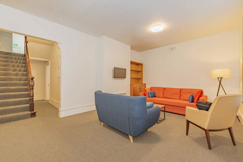 4 Bedroom House - Hobart CBD - Free Parking - Free WIFI - Accommodation Brisbane 6