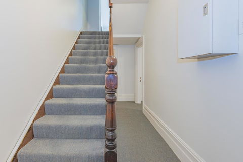 4 Bedroom House - Hobart CBD - Free Parking - Free WIFI - Accommodation Brisbane 7