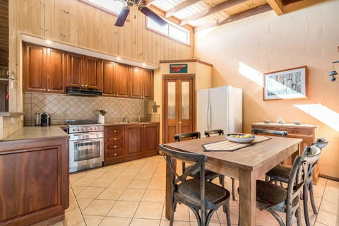 Freycinet Panorama - Accommodation Brisbane 8