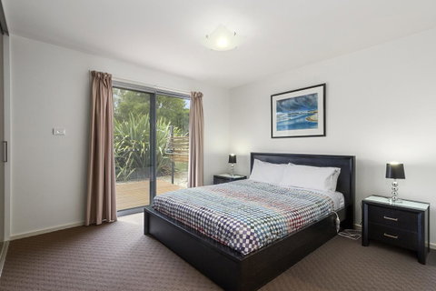 170 Hazards View Drive - Unit 2 - Accommodation Brisbane 7