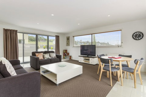170 Hazards View Drive - Unit 2 - Accommodation Brisbane 5