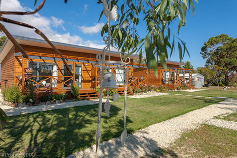 Harrison Grove - Accommodation Brisbane 0